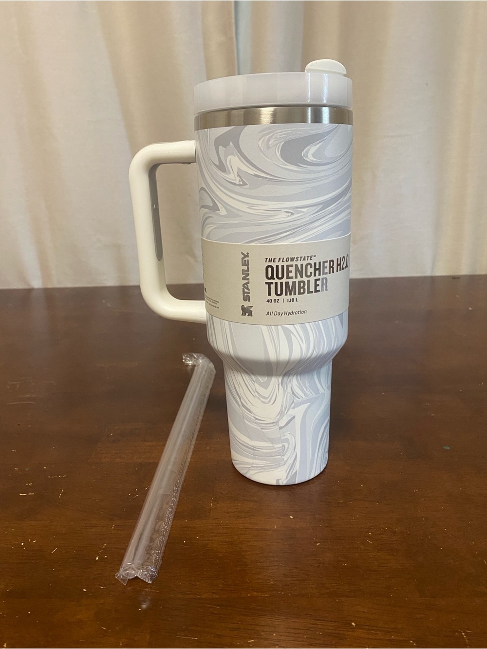 New Stanley Quencher H2.0 Tumbler - White Marble